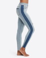 Jeans Skinny Tertekan dengan Side Stripe