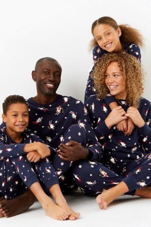 Piyama Natal keluarga Marks & Spencer 